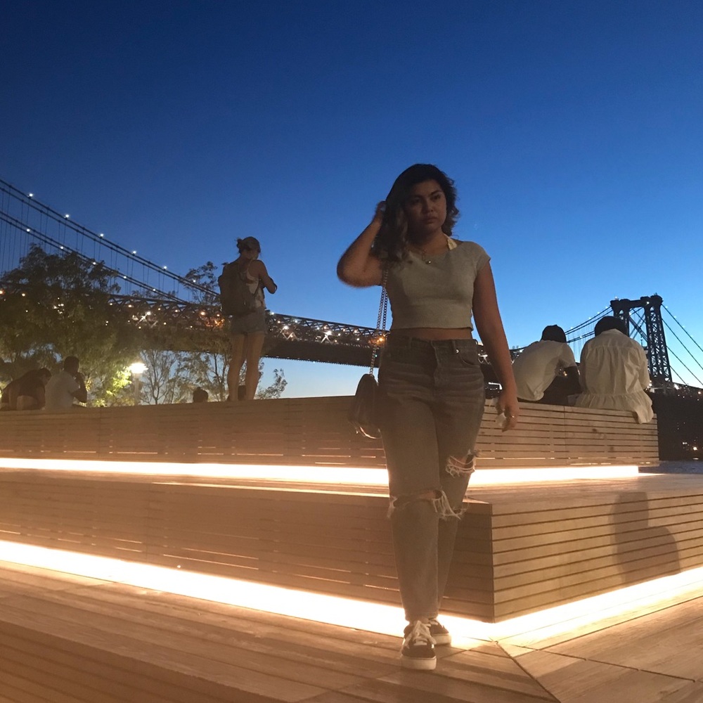 Meet your Posher, Danielle